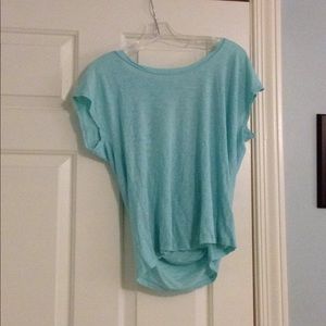 Keyhole open back tee